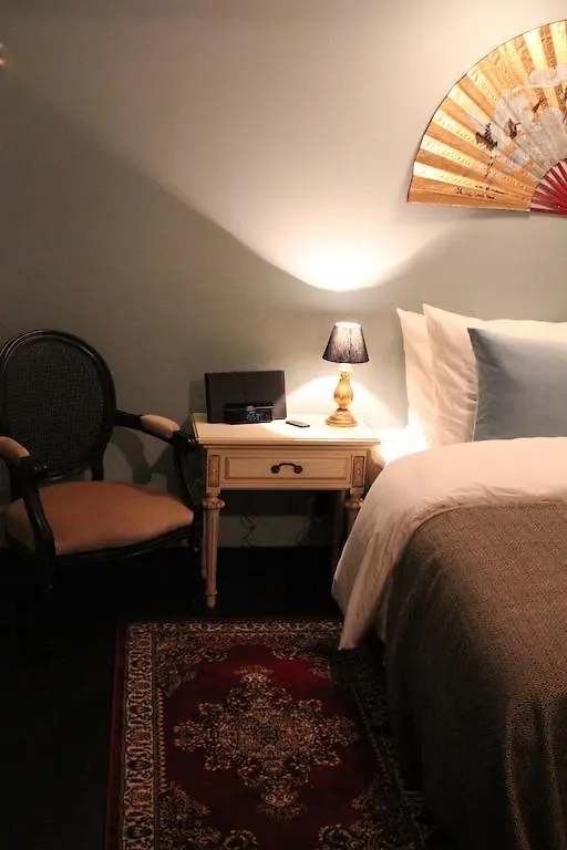 B&B Petit Paris Amsterdam Bed & Breakfast
