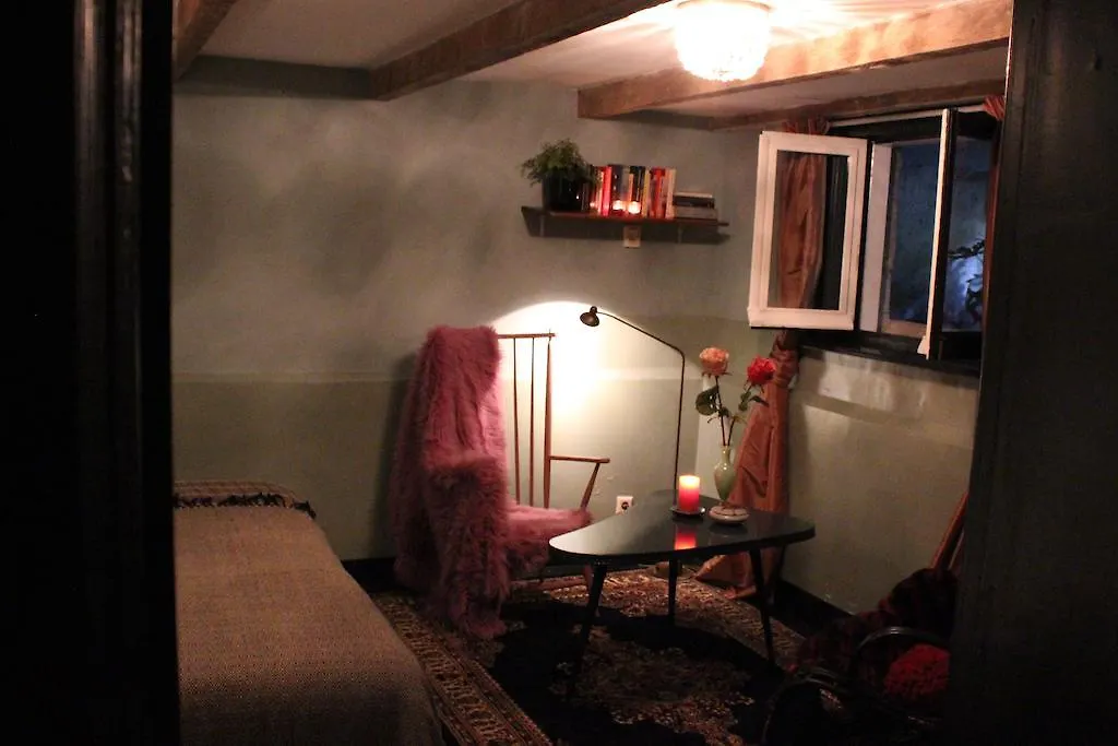 B&B Petit Paris Amsterdam 0*,